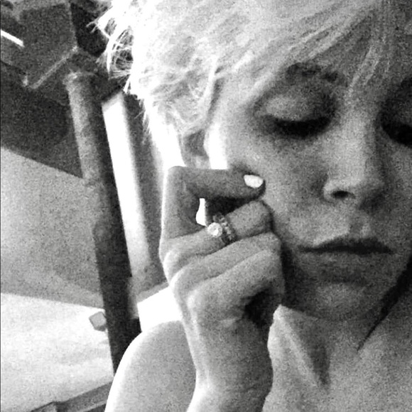 Meet your Posher, Marykate - Picture 1 of 2